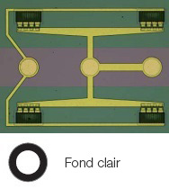 Structure sur une plaquette de semi-conducteur - Fond clair