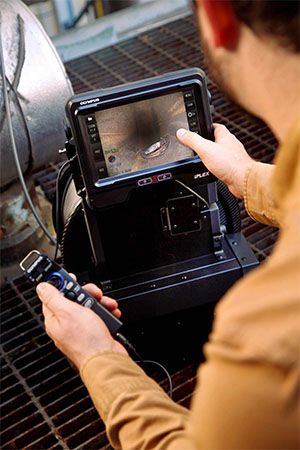 使用远程视觉检测工业内窥镜对危险区域的管道内部进行视觉检测