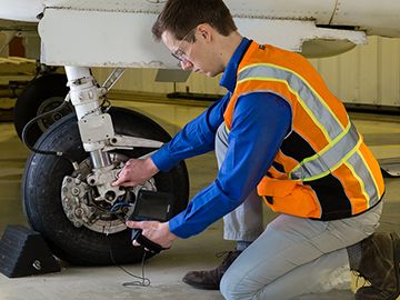 Using UT and PA in Aerospace Inspections